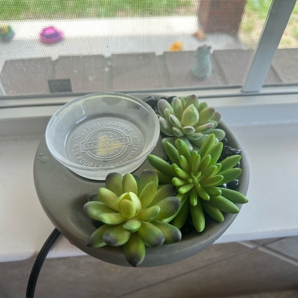 Scentsy Accents Scentsy Little Garden Element Wax Warmer